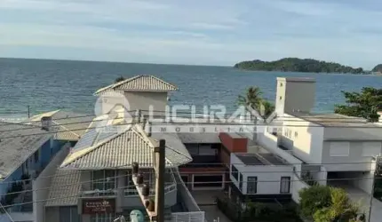 Apartamento com 03 dormitórios, com vista do mar na Avenida principal do centro de Bombinhas/SC