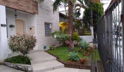 Casa com 3 quartos à venda na Rua das Caravelas, 783, Vila Ipiranga, Porto Alegre, 250 m2 por R$ 1.080.000