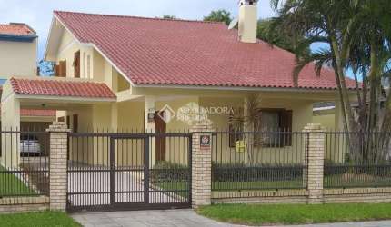 Casa com 3 quartos à venda na JOAO CRISTIANO SCHEFFER FILHO, 573, Zona Nova, Capão da Canoa, 256 m2 por R$ 1.650.000