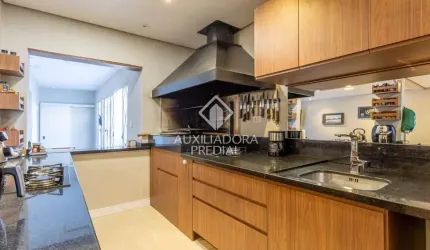 Casa com 3 quartos à venda na Rua Onze de Agosto, 110, São João, Porto Alegre, 195 m2 por R$ 1.190.000