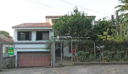 Casa com 5 quartos à venda na Rua Senegal, 230, Vila Ipiranga, Porto Alegre, 450 m2 por R$ 930.000