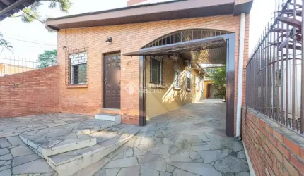 Casa com 3 quartos à venda na Travessa Alfredo Costa, 43, Medianeira, Porto Alegre, 100 m2 por R$ 477.000