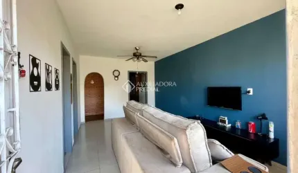 Casa com 2 quartos à venda na Rua Tapirapés, 239, Sarandi, Porto Alegre, 154 m2 por R$ 375.000