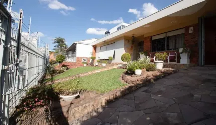 Casa com 3 quartos à venda na Travessa Comandante Gustavo Cramer, 131, Jardim Lindóia, Porto Alegre, 385 m2 por R$ 2.500.000
