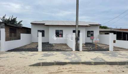 Casa com 2 quartos à venda na Do Jasmim, 3247, Capão Novo, Capão da Canoa, 67 m2 por R$ 319.900