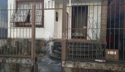 Casa com 3 quartos à venda na Rua Artur Fabião Carneiro, 35, Passo da Areia, Porto Alegre, 250 m2 por R$ 750.000