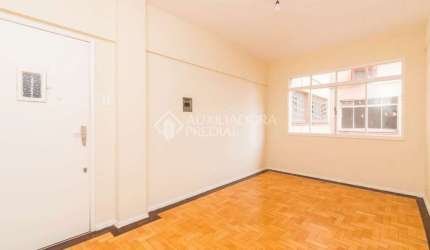 Apartamento com 2 quartos à venda na Rua Demétrio Ribeiro, 1017, Centro Histórico, Porto Alegre, 64 m2 por R$ 380.000
