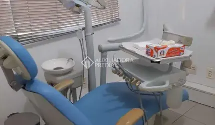 Sala comercial à venda na Avenida Cristóvão Colombo, 398, Floresta, Porto Alegre, 39 m2 por R$ 240.000