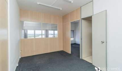 Sala comercial à venda na Rua Chaves Barcelos, 36, Centro Histórico, Porto Alegre, 56 m2 por R$ 311.080