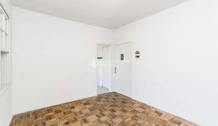 Apartamento com 2 quartos para alugar na Avenida Cairu, 741, Navegantes, Porto Alegre, 80 m2 por R$ 1.300