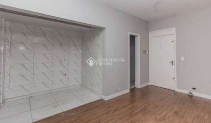 Apartamento com 1 quarto para alugar na Rua Vigário José Inácio, 295, Centro Histórico, Porto Alegre, 40 m2 por R$ 1.500