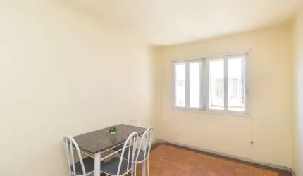 Apartamento com 2 quartos para alugar na Avenida Independência, 190, Independência, Porto Alegre, 100 m2 por R$ 2.300