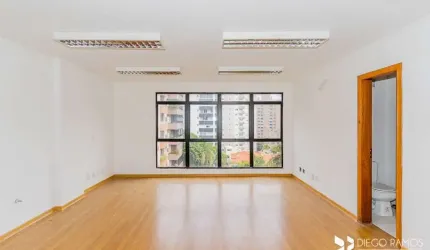 Sala comercial para alugar na Avenida Carlos Gomes, 1859, Petrópolis, Porto Alegre, 50 m2 por R$ 1.800