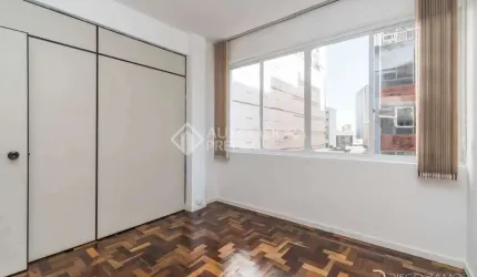 Sala comercial para alugar na Rua dos Andradas, 1251, Centro Histórico, Porto Alegre, 40 m2 por R$ 500
