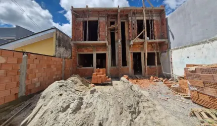 Casa com 3 quartos à venda na Rua Joaquim Bertholdi, 517, Campo de Santana, Curitiba por R$ 380.000