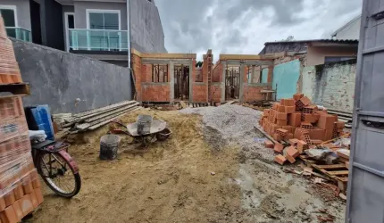 Casa com 3 quartos à venda na Rua Jornalista Emílio Zola Florenzano, 525, Tatuquara, Curitiba por R$ 380.000
