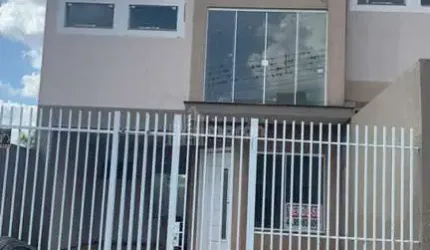 SOBRADO TRIPLEX À VENDA EM ESTRELA