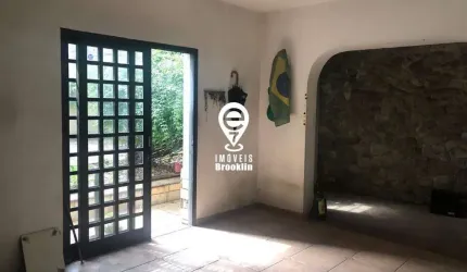 Sobrado ESQUINA, 200m² - 4 Quartos, 3 Banheiros, 1 Vaga.