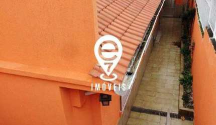 Casa térrea à venda,2 quartos(1suíte), sala ampla de dois ambientes, garagem para 2 carros.