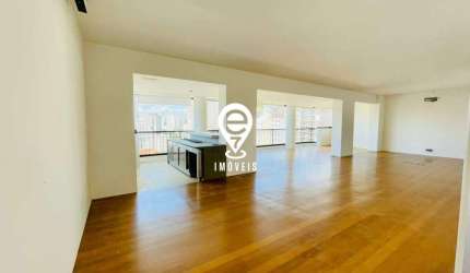 Apartamento à venda com varanda gourmet, 4 vagas à 450 metros do metro / SP
