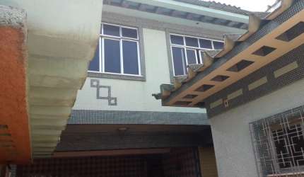 Casa para venda com 760m² - 5 qtºs sendo 3 suítes, 10 vagas, em Vila Valqueire - Rio de Janeiro - RJ
