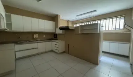 Excelente apartmento com 215 metros à venda em ótima localização- Meireles