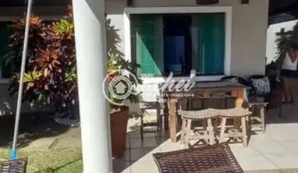 Casa 4/4 com energia solar para locação no Condomínio Jardim do Atlântico