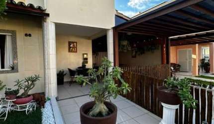 Casa de Condomínio 4/4 nascente à venda na Av. Luiz Tarquínio