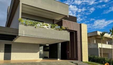 Casa em condomínio fechado com 4 quartos à venda na Flor de Lotus Qd 21 Lt12, 372, Jardins Capri, Senador Canedo por R$ 2.100.000