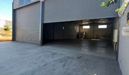 Barracão / Galpão / Depósito à venda na das Avencas, 26, Parque Primavera, Aparecida de Goiânia por R$ 1.750.000