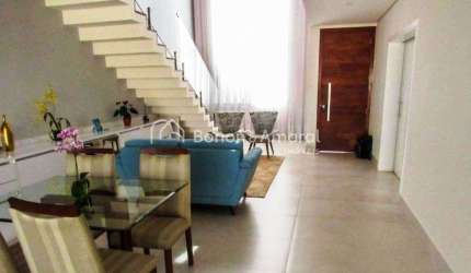 Casa à venda em condomínio em Paulínia,sobrado,3 suítes,lavabo, escritório, living 2 ambientes com pé direito alto, sancas, área gourmet, 4 vagas