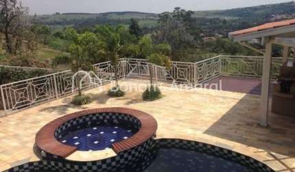 Linda casa de condomínio em Sousas, com 350m², 4 quartos e 3 suítes.