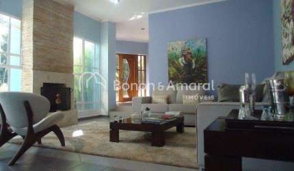 Casa de condomínio com 337 m² e 4 quartos