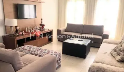 Sobrado com 254 m² e 4 Quartos