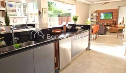 Linda casa com piscina e sauna no condomínio Villa Franca em Betel Paulínia - SP