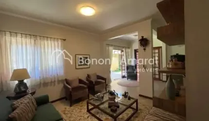 Casa de Condomínio com 5 Quartos e 5 banheiros à Venda, 274 m² por R$ 1.600.000