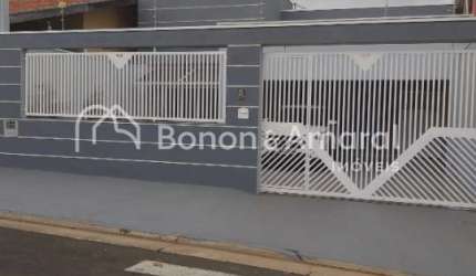 Casa térrea com 3 dormitórios, sendo uma suíte, com 205m² de construção em Barão Geraldo - Campinas.