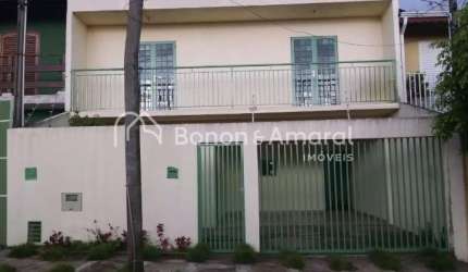 Sobrado à Venda com 4 quartos na Vila União, 176 m²