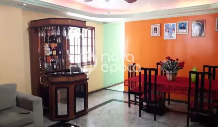 Casa em condomínio fechado com 3 quartos à venda na Rua Torres de Oliveira, Piedade, Rio de Janeiro, 253 m2 por R$ 635.000