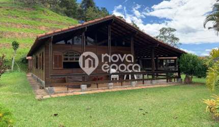 Itaipava | Casa 4 quartos, sendo 2 suites