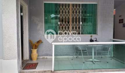 Casa em condomínio fechado com 5 quartos à venda na Rua Ipiaba, Cacuia, Rio de Janeiro, 214 m2 por R$ 870.000
