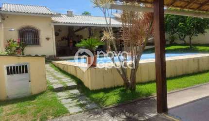 Casa com 3 quartos à venda na Rua das Dálias, Iguabinha, Araruama, 152 m2 por R$ 650.000