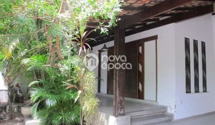 Casa com 4 quartos à venda na Avenida Padre Natuzzi, São Francisco, Niterói, 241 m2 por R$ 2.800.000