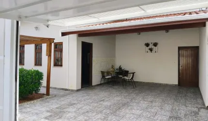 Casa / Sobrado no Jardim das Tulipas em Holambra