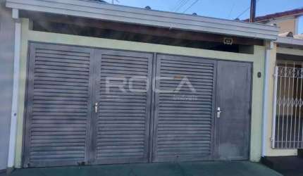 Casa Padrão à venda na Vila Boa Vista, São Carlos - 2 dormitórios, 2 garagens cobertas