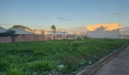 Terreno padrão à venda no Jardim Bandeirantes, São Carlos - Invista no seu futuro!
