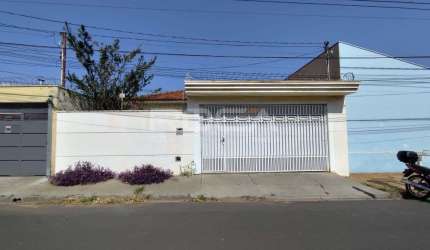 Linda casa padrão com 3 dormitórios na Vila Morumbi, São Carlos