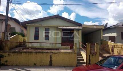 Casa à venda no bairro Rancho Velho em São Carlos com 2 dormitórios e edícula