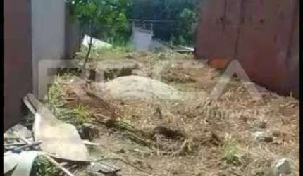Oportunidade imperdível! Terreno padrão à venda no bairro Cidade Aracy em São Carlos