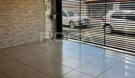 Casa à venda no Jardim Pacaembu, São Carlos: 2 dormitórios, 2 banheiros, 2 garagens!